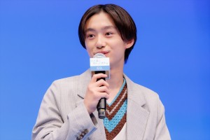 大西利空、映画『水は海に向かって流れる』完成披露試写会に登場