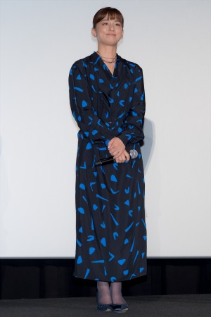 尾野真千子、映画『渇水』完成披露舞台挨拶に登場