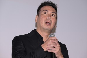 片山慎三監督、映画『探偵マリコの生涯で一番悲惨な日』完成披露舞台挨拶に登場
