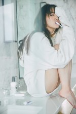 日向坂46加藤史帆1st写真集『#会いたい』より