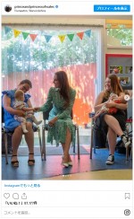 キャサリン妃、グリーンのレオパード柄ワンピで「Riversley Park Children’s Centre」を訪問　※「プリンス＆プリンセス・オブ・ウェールズ」インスタグラム