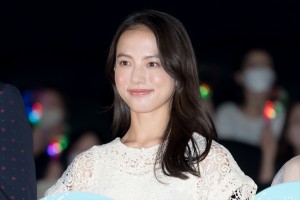清原果耶、映画『1秒先の彼』プレミア舞台挨拶に登場