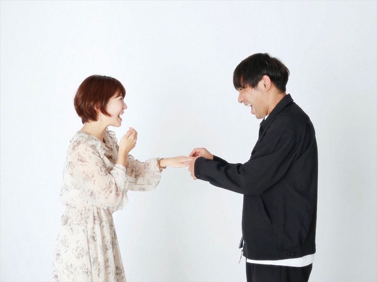 アルコ＆ピース・酒井、鬼越トマホーク・坂井、今週の『新婚さん』で妻との交際中の裏話を明かす