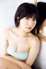 吉田莉桜　6月13日発売「週刊FLASH」より