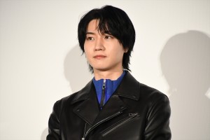 桜田通、映画『大名倒産』公開初日舞台挨拶に登場