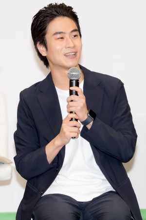 前田旺志郎、『量産型リコ ‐もう1人のプラモ女子の人生組み立て記‐』記者会見に登場