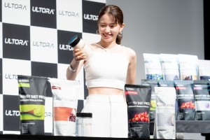 山本舞香、ULTORA／アンバサダー就任＆新CM記者発表会に登場