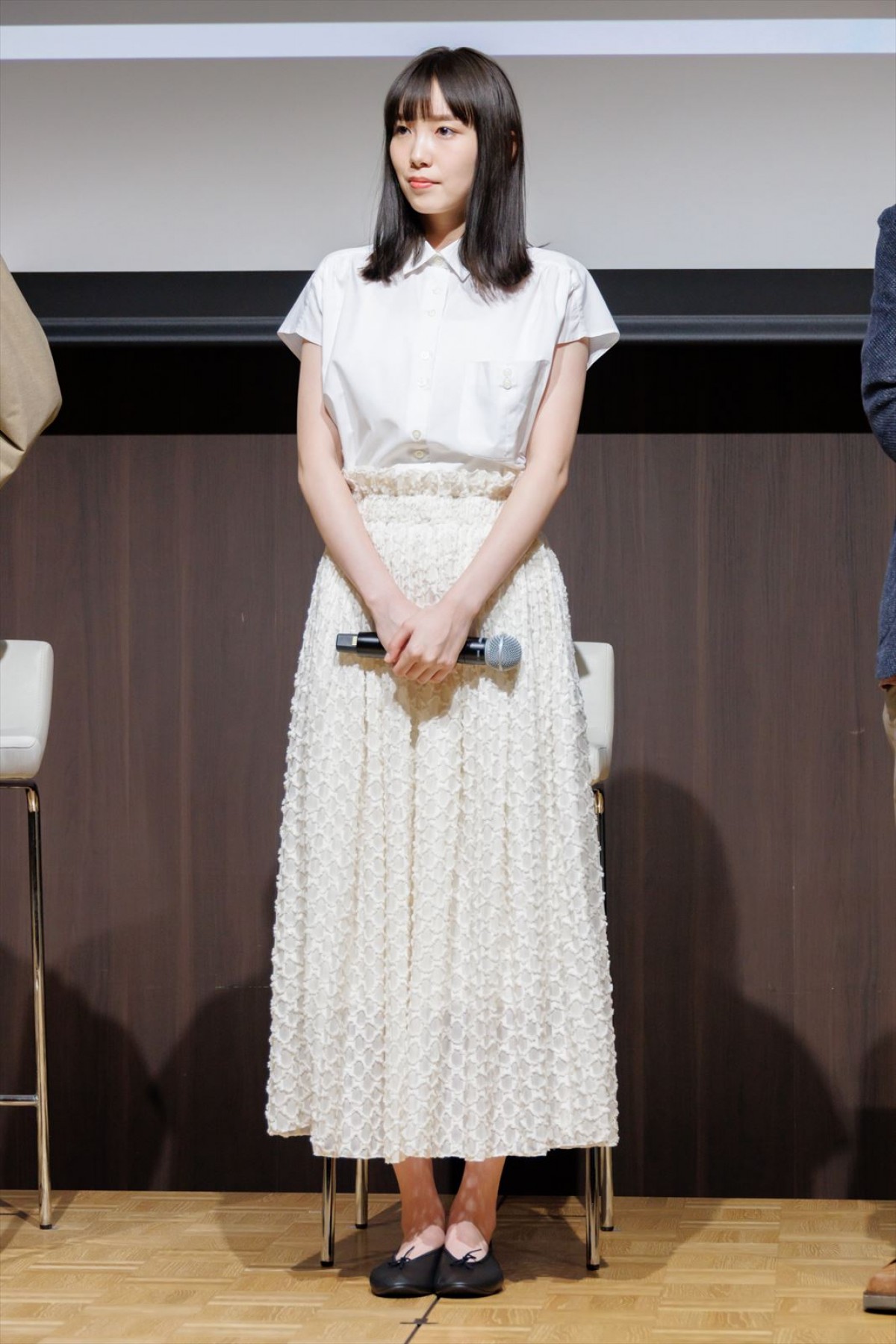 飯豊まりえ、高校生演じるシーンの多さに「学園ドラマを撮っているみたいな」