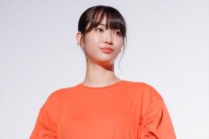 瑚々、映画『散歩屋ケンちゃん』初日舞台挨拶に登場