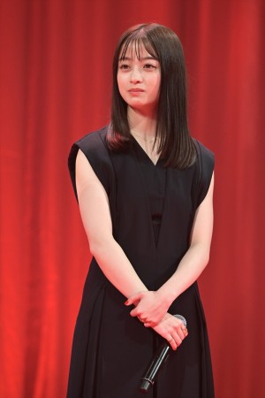 橋本環奈、映画『キングダム 運命の炎』ワールドプレミアに登場