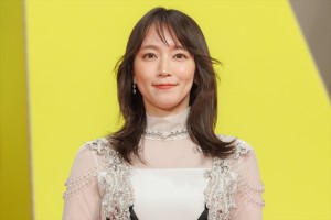 吉岡里帆、映画『Gメン』完成披露舞台挨拶に登場