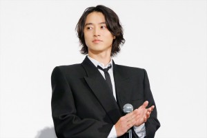 山崎賢人、映画『キングダム 運命の炎』公開初日舞台挨拶に登場