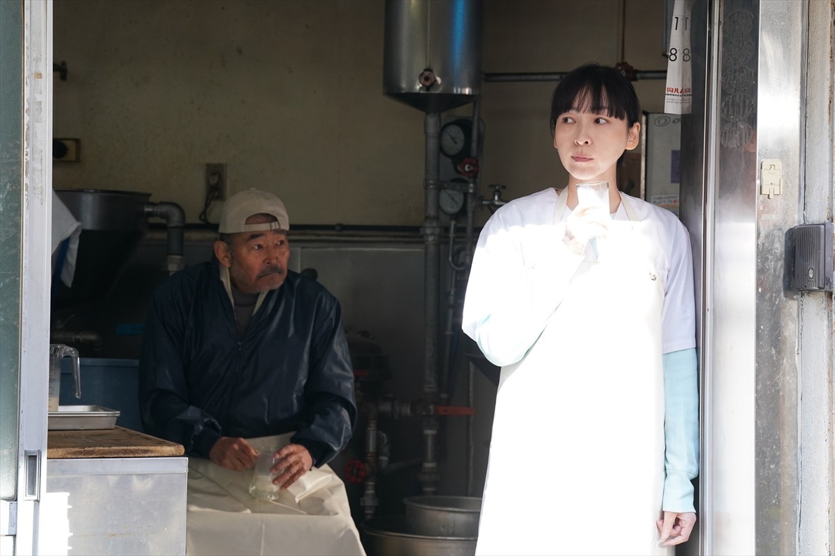 父・藤竜也×娘・麻生久美子、親子バトルの勝負の行方は？　『高野豆腐店の春』本編映像