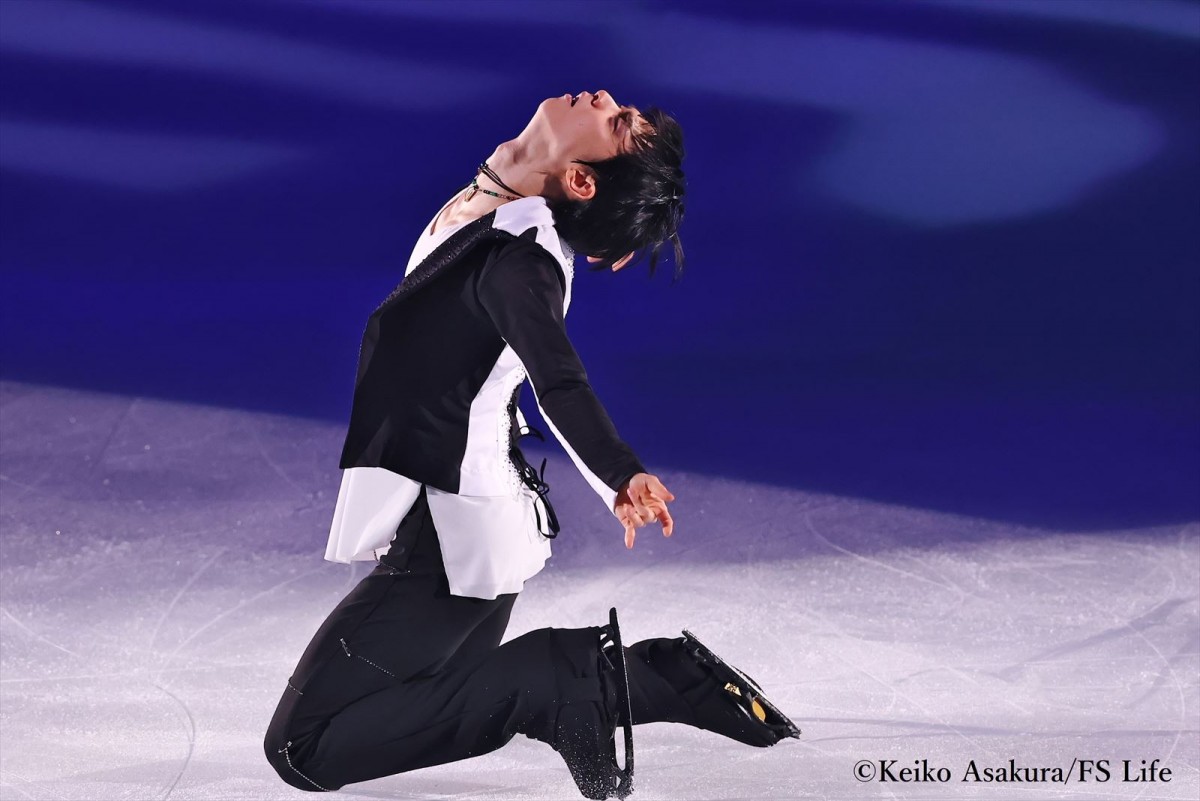 羽生結弦、プロ転向1年目の軌跡を追う　『羽生結弦／PROFESSIONAL』誌面カット公開