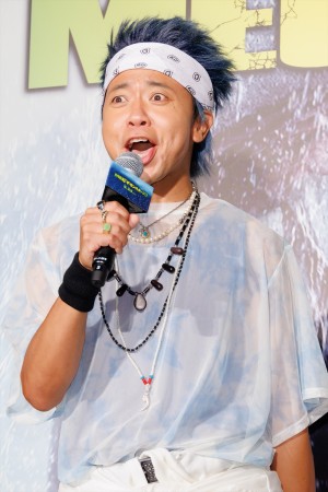 サンシャイン池崎、『ＭＥＧ ザ・モンスターズ２』公開直前！“ＭＥＧ ザ・ライド”4D絶叫イベントに登場