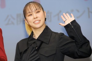 AI、映画『春に散る』公開直前イベントに登場