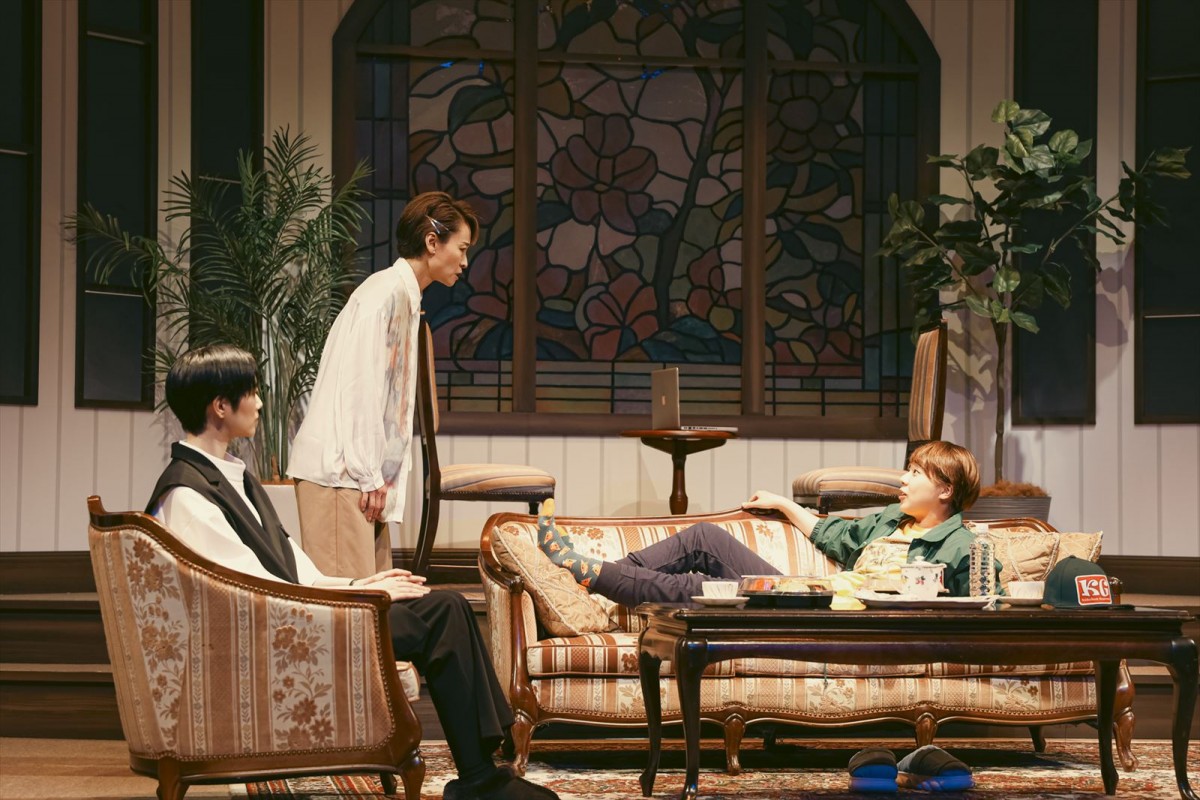 七海ひろきプロデュース×寿つかさ初主演、舞台『THE MONEY』開幕　畳み掛ける会話劇で客席は笑いの渦！