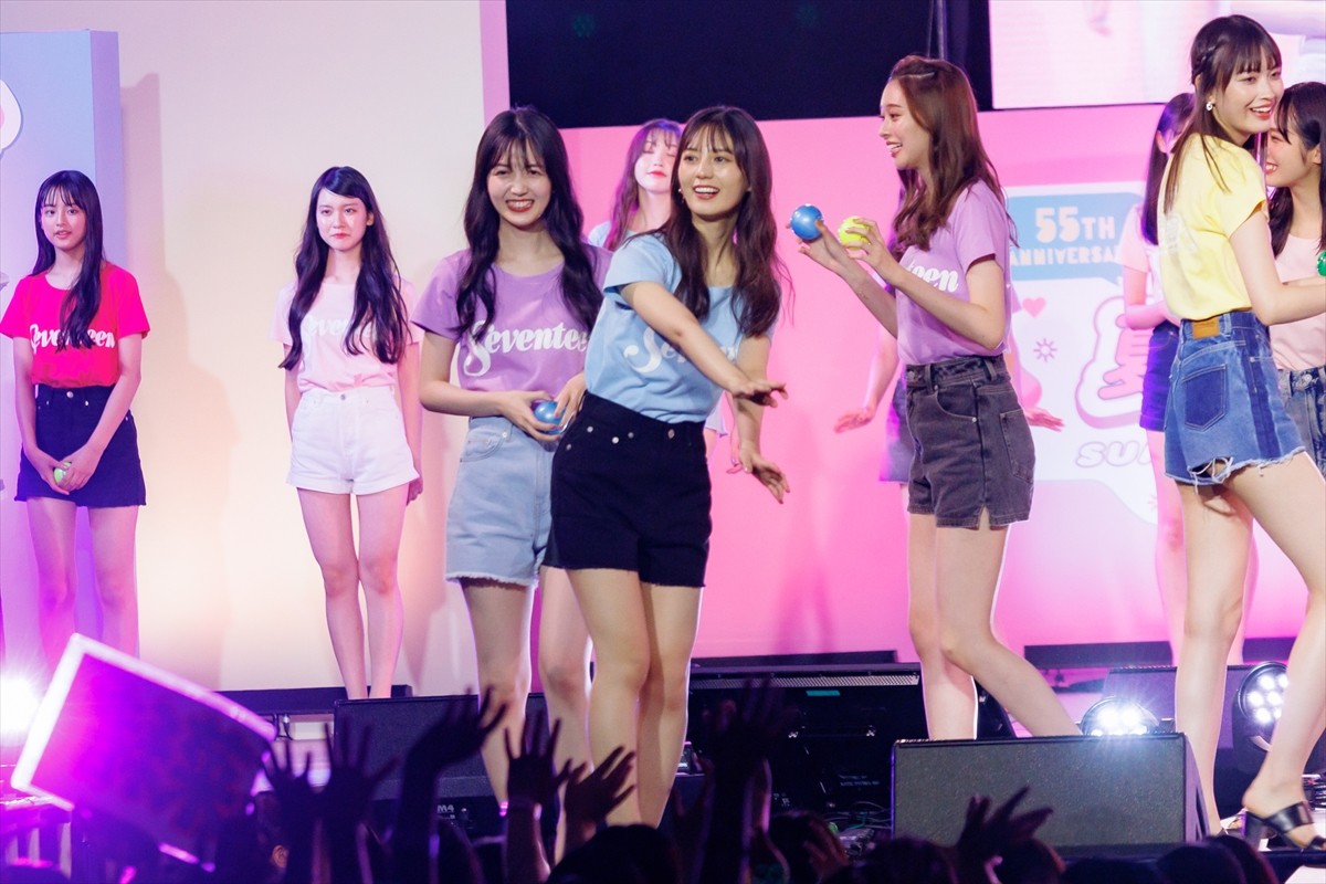 乃木坂46・久保史緒里＆日向坂46・小坂菜緒がランウェイに登場「最高の夏の思い出を作りたい」