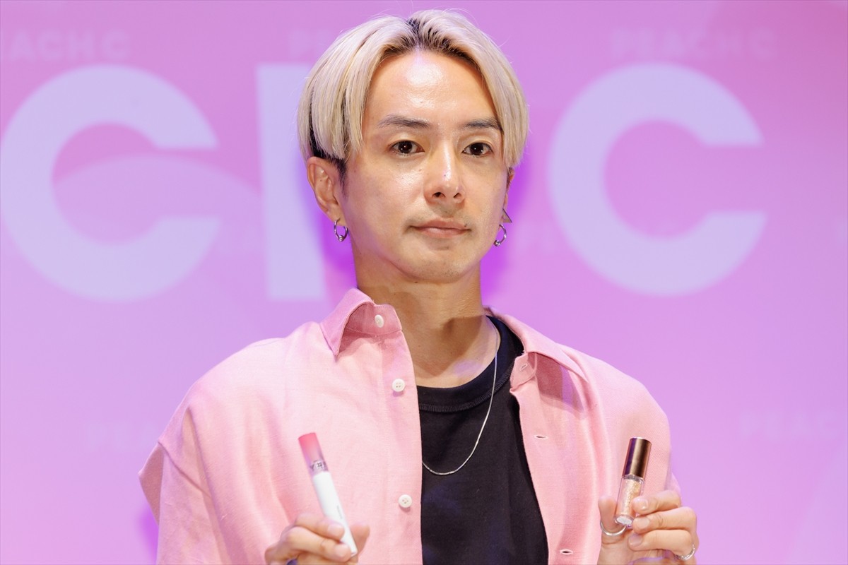 IVE・REI、“桃コーデ”でイベント登壇　3ヵ月ぶりの来日に「すごくうれしい気持ち」