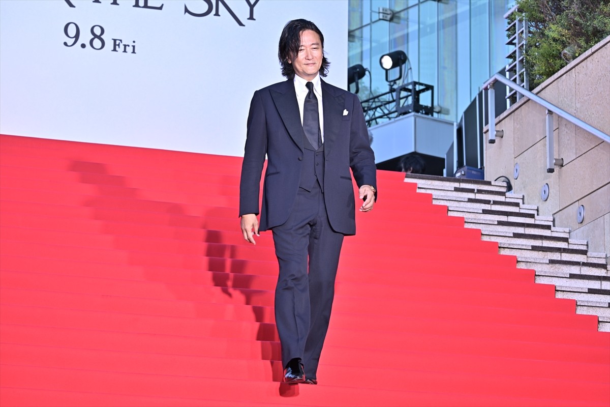 YOSHIKI、ハリウッドに名を刻む初の日本人に　HYDEとともに六本木に登場