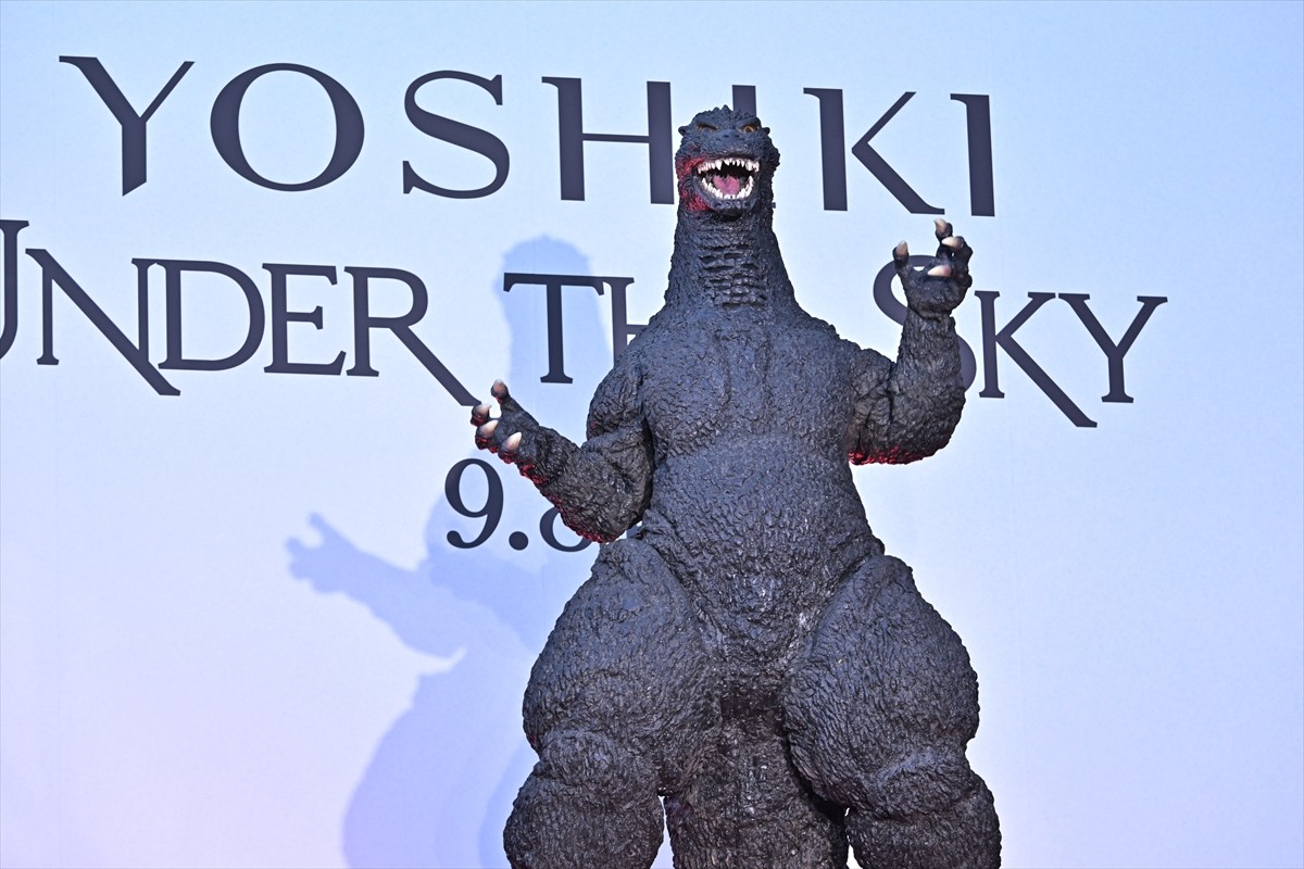 YOSHIKI、ハリウッドに名を刻む初の日本人に　HYDEとともに六本木に登場