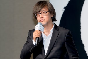 山崎貴監督、『ゴジラ-1.0』完成報告会見に登場