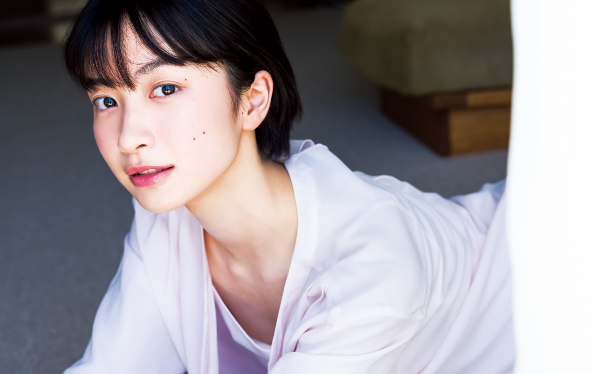 乃木坂46・井上和、18歳にして圧倒的ビジュアル　ため息出るほどのグラビア