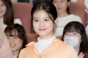 今田美桜、木曜劇場『いちばんすきな花』完成披露試写イベントに登場