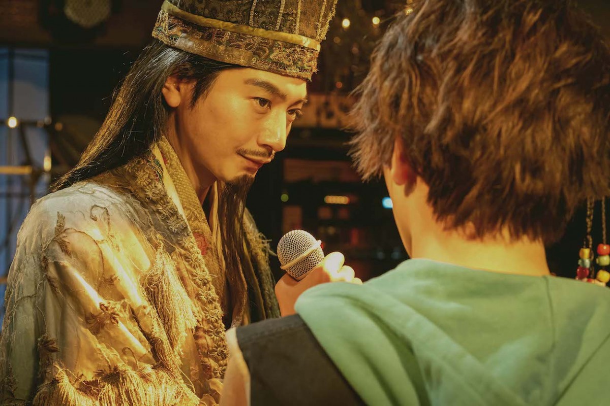 『パリピ孔明』第4話　“孔明”向井理と“KABE太人”宮世琉弥がMCバトルで激突！