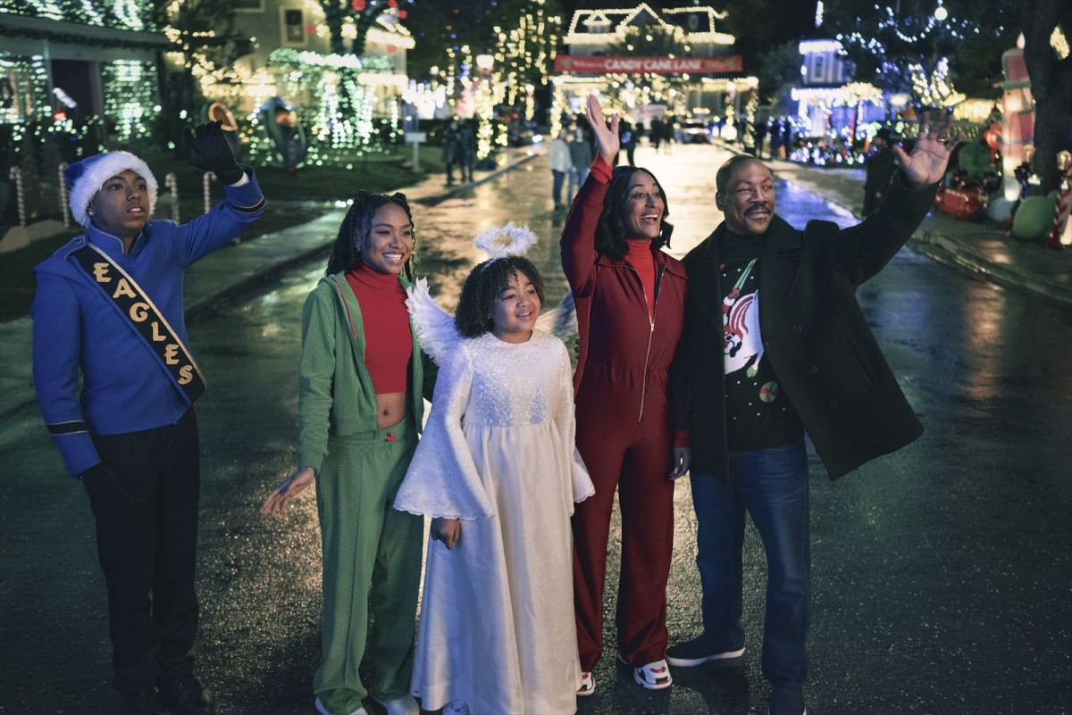 エディ・マーフィ“初”のホリデー・ムービー、Prime Videoで独占配信決定　クリスマス感たっぷりの場面写真も