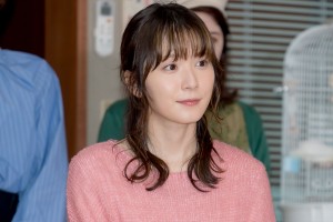 ドラマ『ゆりあ先生の赤い糸』制作発表記者会見に出席した松岡茉優