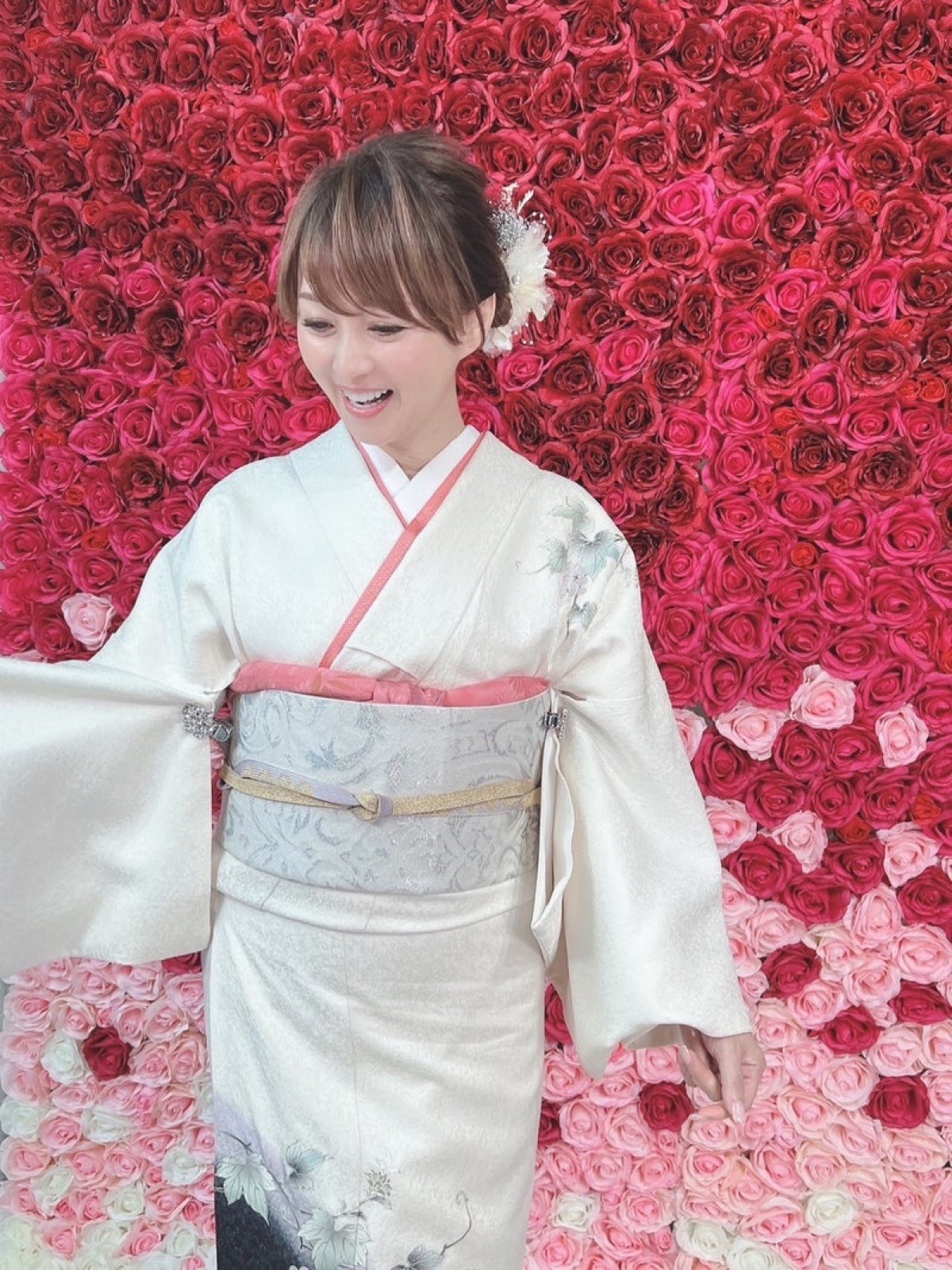 渡辺美奈代、次男の成人式前撮りで“和装家族ショット”披露　「素敵なご家族」「お似合い」