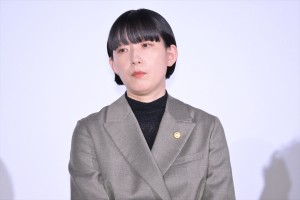 江口のりこ、『うちの弁護士は手がかかる』完成披露試写会・舞台挨拶に登場