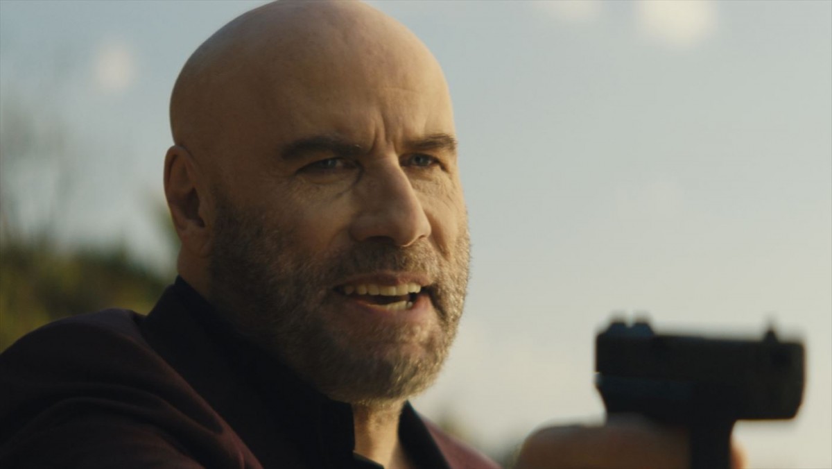 ジョン・トラボルタvsブルース・ウィリスが29年ぶりの再共演！　映画『オペレーション・ゴールド』10.27公開＆予告解禁