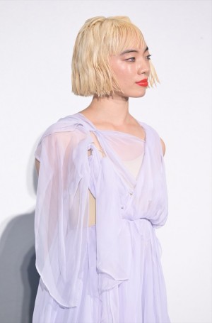 アオイヤマダ、映画『唄う六人の女』完成披露上映会 舞台挨拶に登場