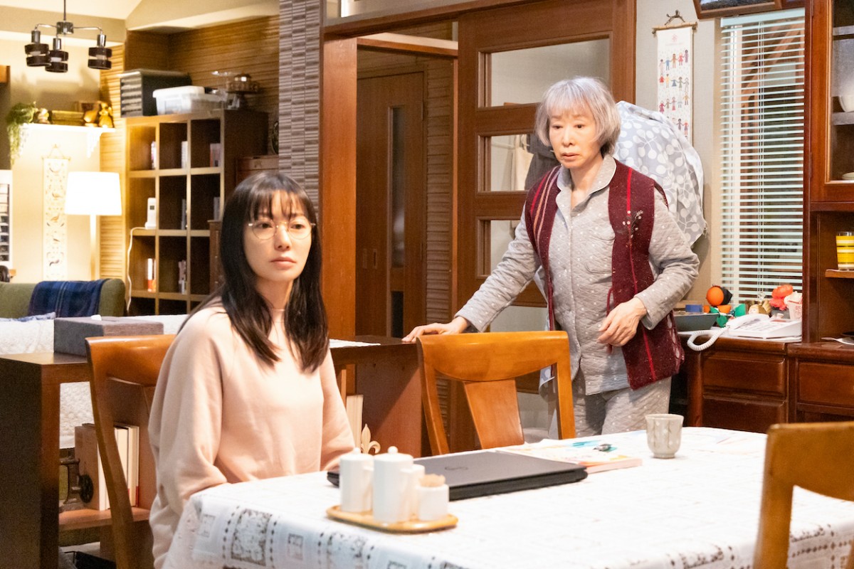 菅野美穂、タフで明るく平凡な主婦ヒロインを熱演『ゆりあ先生の赤い糸』今夜スタート
