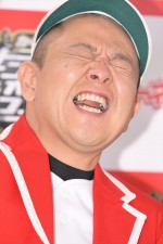 『キングオブコント2023』第16代キングとなったサルゴリラ・赤羽健壱