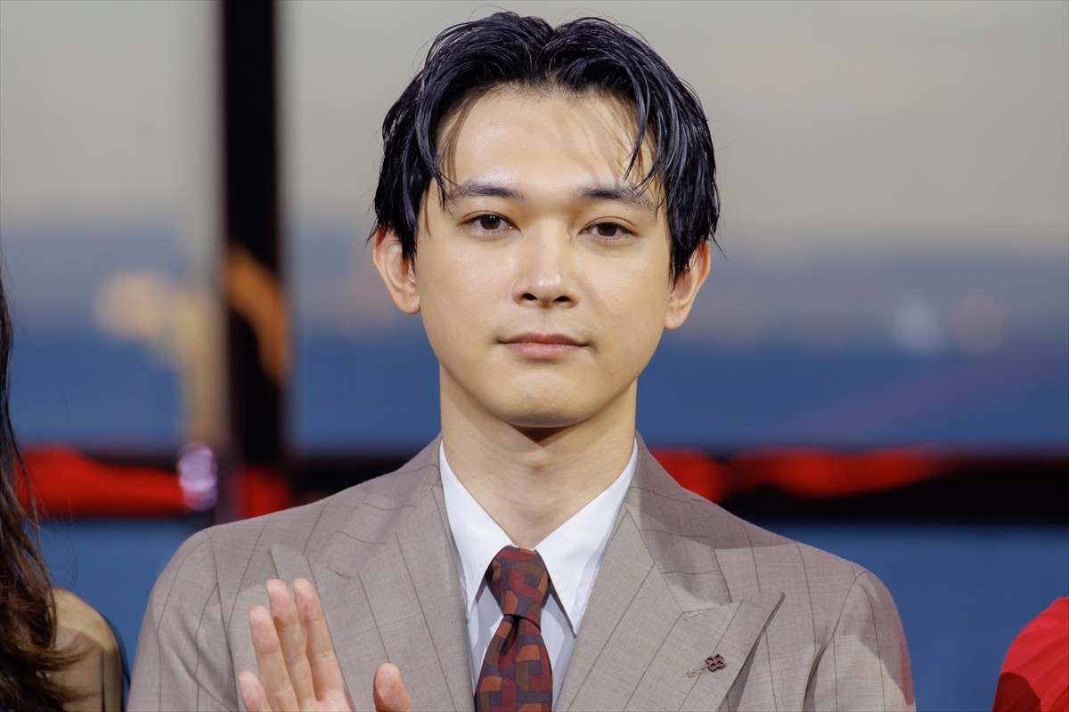 吉沢亮、イベント当日の寝坊を告白　慌ててスタイリングも「いつもの1.3倍くらい盛れてました」