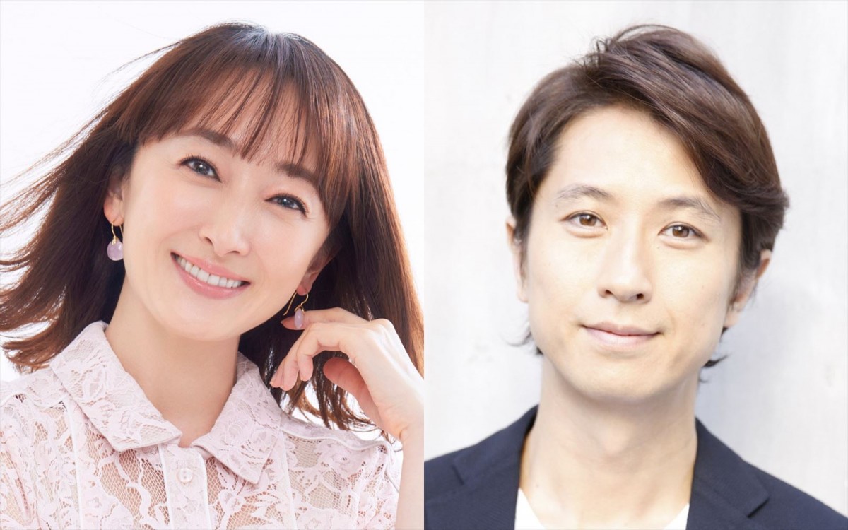 舞台『銀行強盗にあって妻が縮んでしまった事件』に出演する(左から)花總まり、谷原章介
