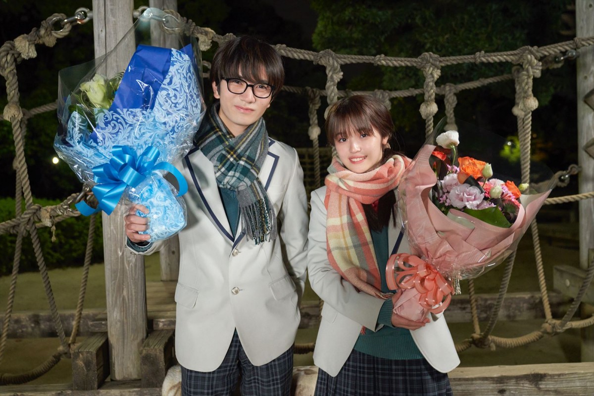 ドラマ『君が死ぬまであと100日』クランクアップを迎えた(左から)高橋優斗、豊嶋花