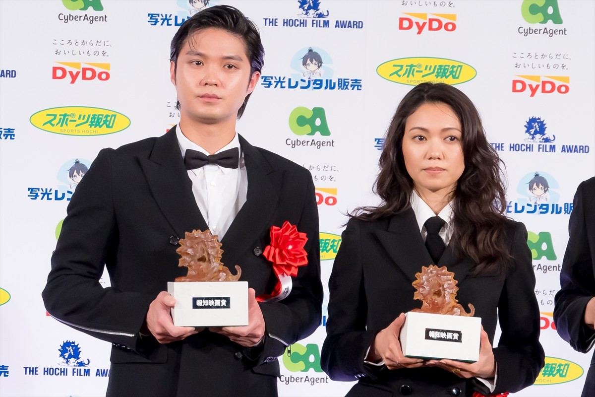 綾瀬はるか、報知映画賞主演女優賞を受賞「この賞を胸に励んでいきたい」