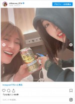 ロケで青森を訪れた新山千春と娘のもあ ※「新山千春」インスタグラム