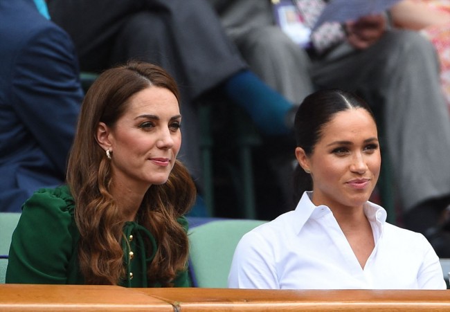 (左から)キャサリン妃とメーガン妃、涙のバトルの裏側をヘンリー王子が暴露