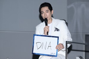 ディーン・フジオカ、ドラマ『星降る夜に』制作発表記者会見に登場