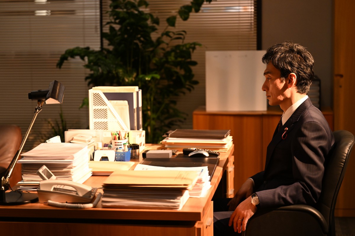 『罠の戦争』“鴨井大臣”片平なぎさ、“鷲津”草なぎ剛に謝罪もネット疑問視「何か隠してる？」（ネタバレあり）