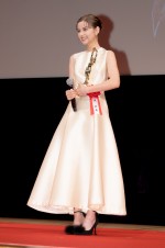 『第77回毎日映画コンクール』表彰式に出席した嵐莉菜