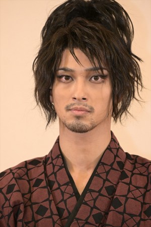 横浜流星、舞台『巌流島』初日前会見に登場