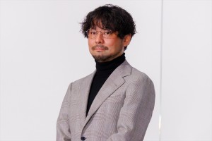 葉真中顕、映画『ロストケア』完成披露舞台挨拶に登場