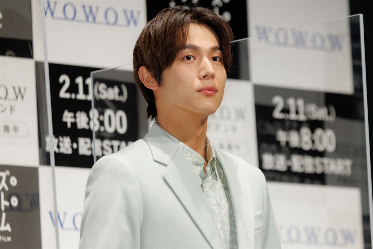 土屋太鳳、有村架純との共演「夢が叶った」　結婚発表後初の公の場　鮮やかなロングワンピース姿で登壇