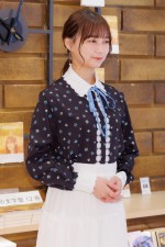 書籍『言葉の海をさまよう』刊行記念囲み取材に出席した乃木坂46・鈴木絢音